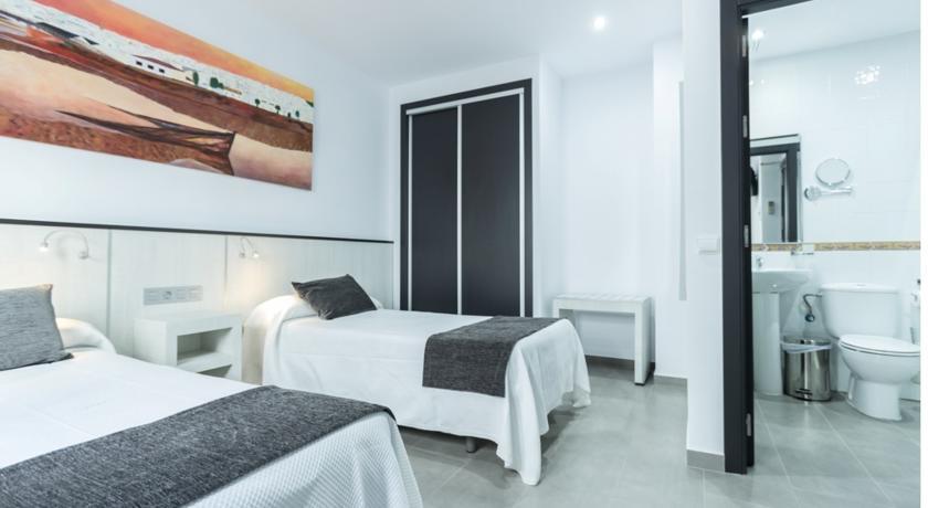 Hostal El Yunque Conil De La Frontera Kamer foto